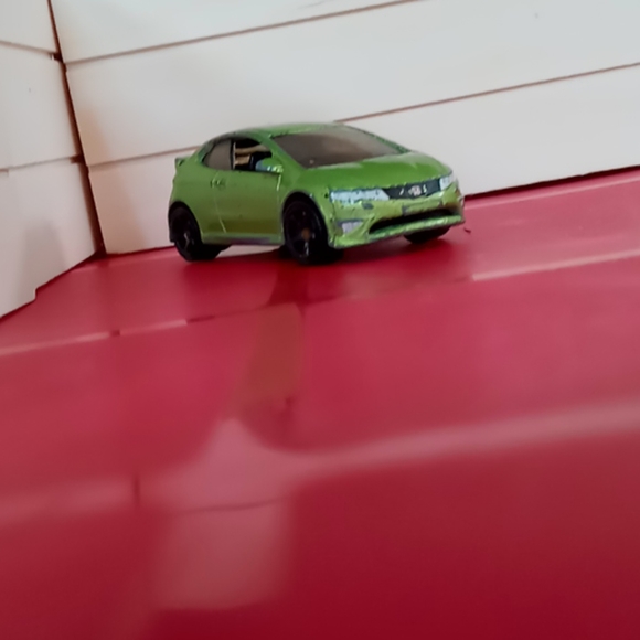 A Honda Civic Type R 2008 - Picture 2 of 3